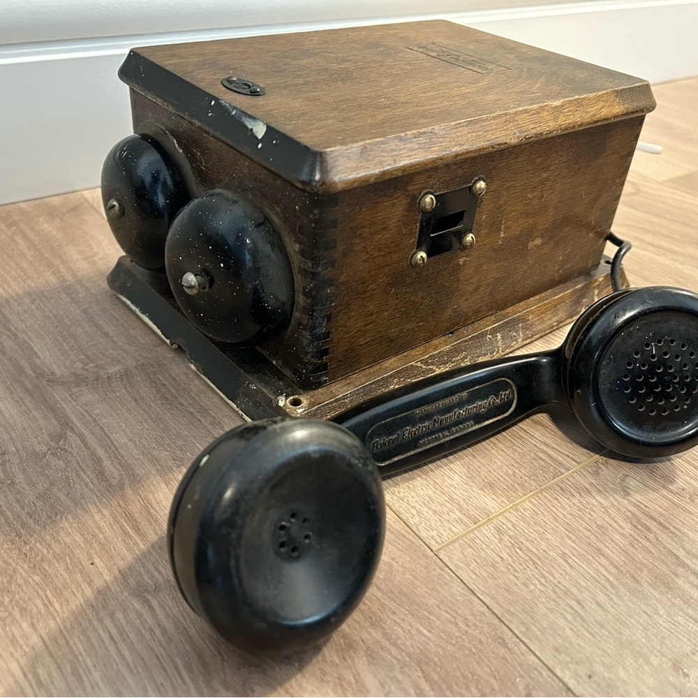 1933 Northern Electric Telephone, Model 717 Hand Crank 'N717AH'